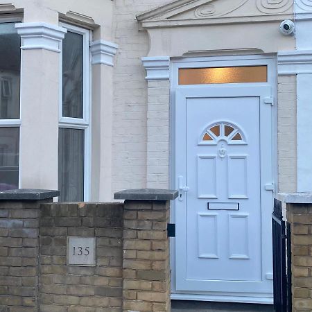 Cosy House In Newham Leilighet London Eksteriør bilde