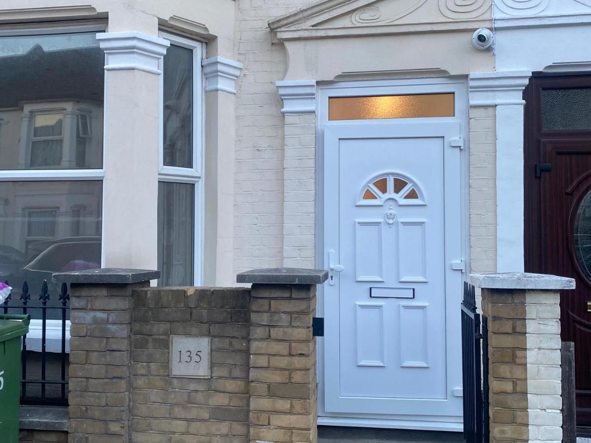 Cosy House In Newham Leilighet London Eksteriør bilde